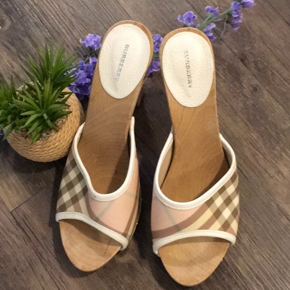 Burberry Shoes - Burberry Pink Nova check Sandals
